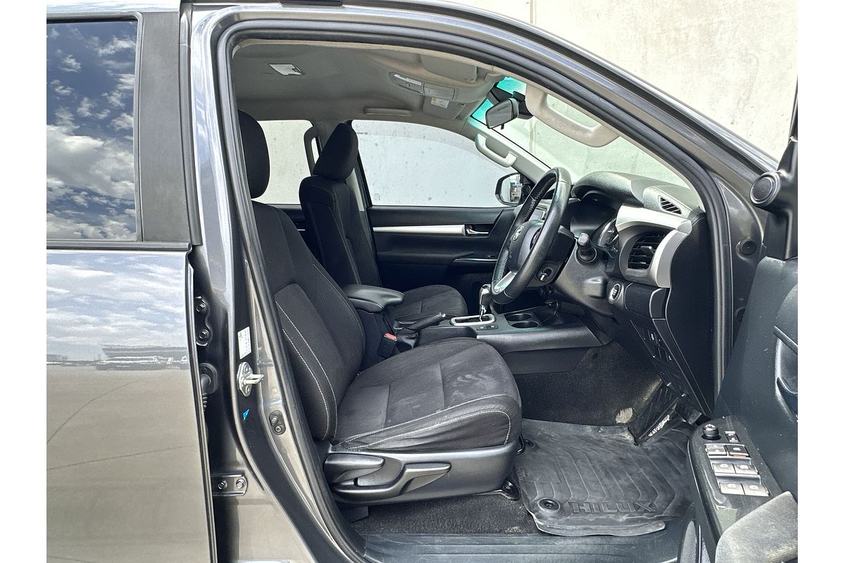 2020 Toyota Hilux SR5 GUN126R 4X4