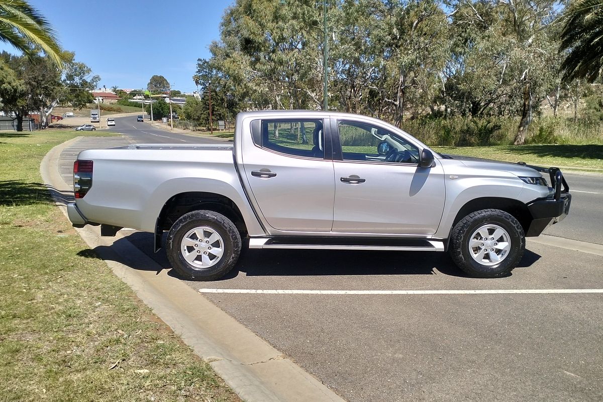 2021 Mitsubishi Triton GLX MR 4X4