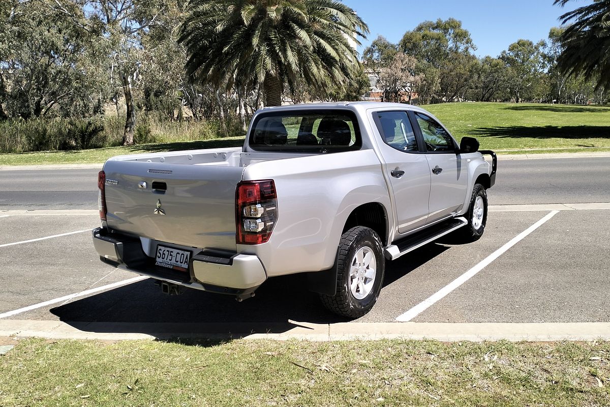 2021 Mitsubishi Triton GLX MR 4X4