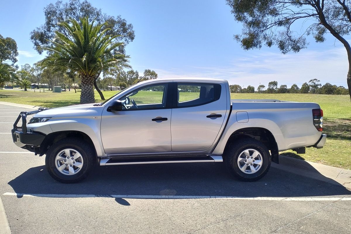 2021 Mitsubishi Triton GLX MR 4X4