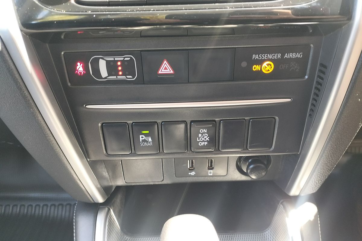 2021 Mitsubishi Triton GLX MR 4X4