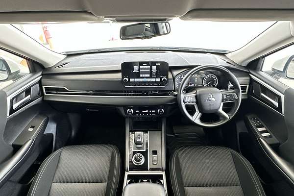 2023 Mitsubishi Outlander LS ZM