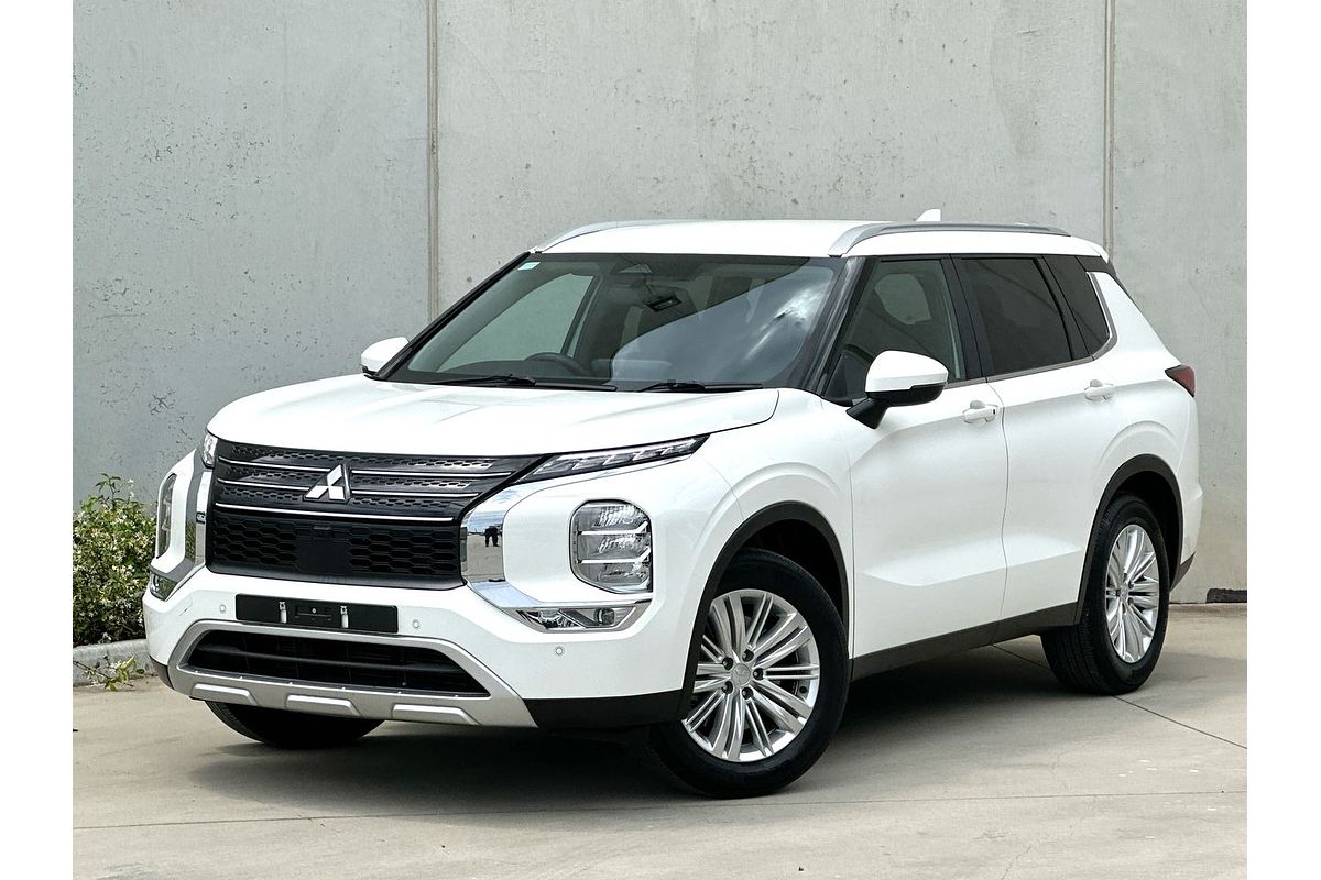 2023 Mitsubishi Outlander LS ZM