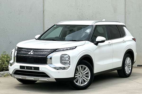 2023 Mitsubishi Outlander LS ZM