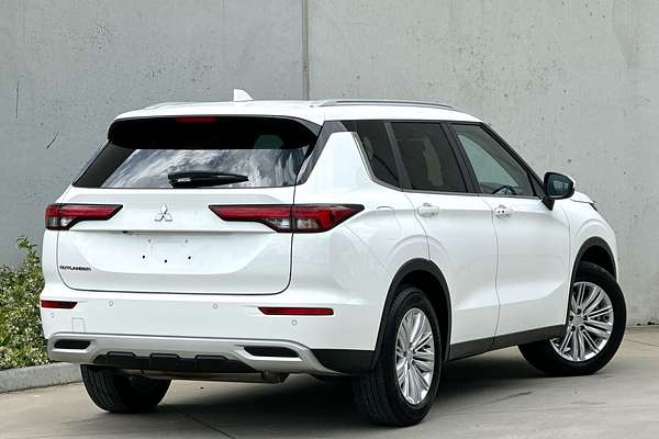 2023 Mitsubishi Outlander LS ZM