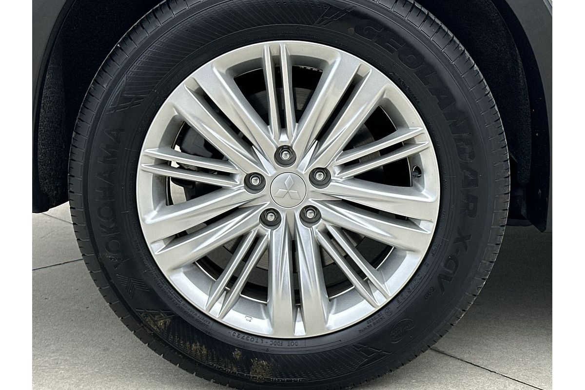 2023 Mitsubishi Outlander LS ZM