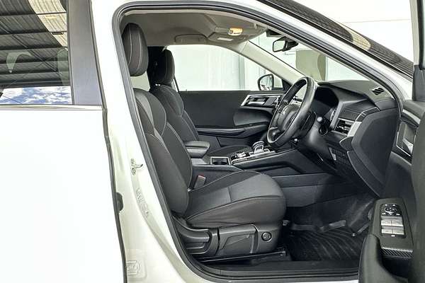 2023 Mitsubishi Outlander LS ZM