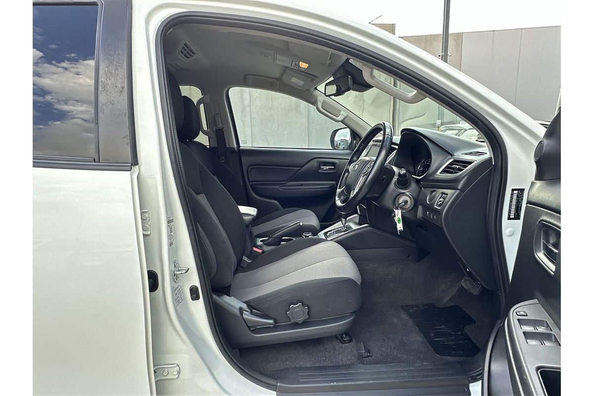 2019 Mitsubishi Triton GLX MR 4X4