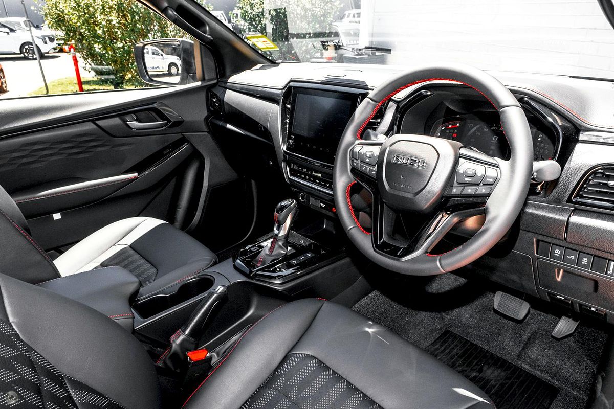 2025 Isuzu D-MAX X-TERRAIN 4X4