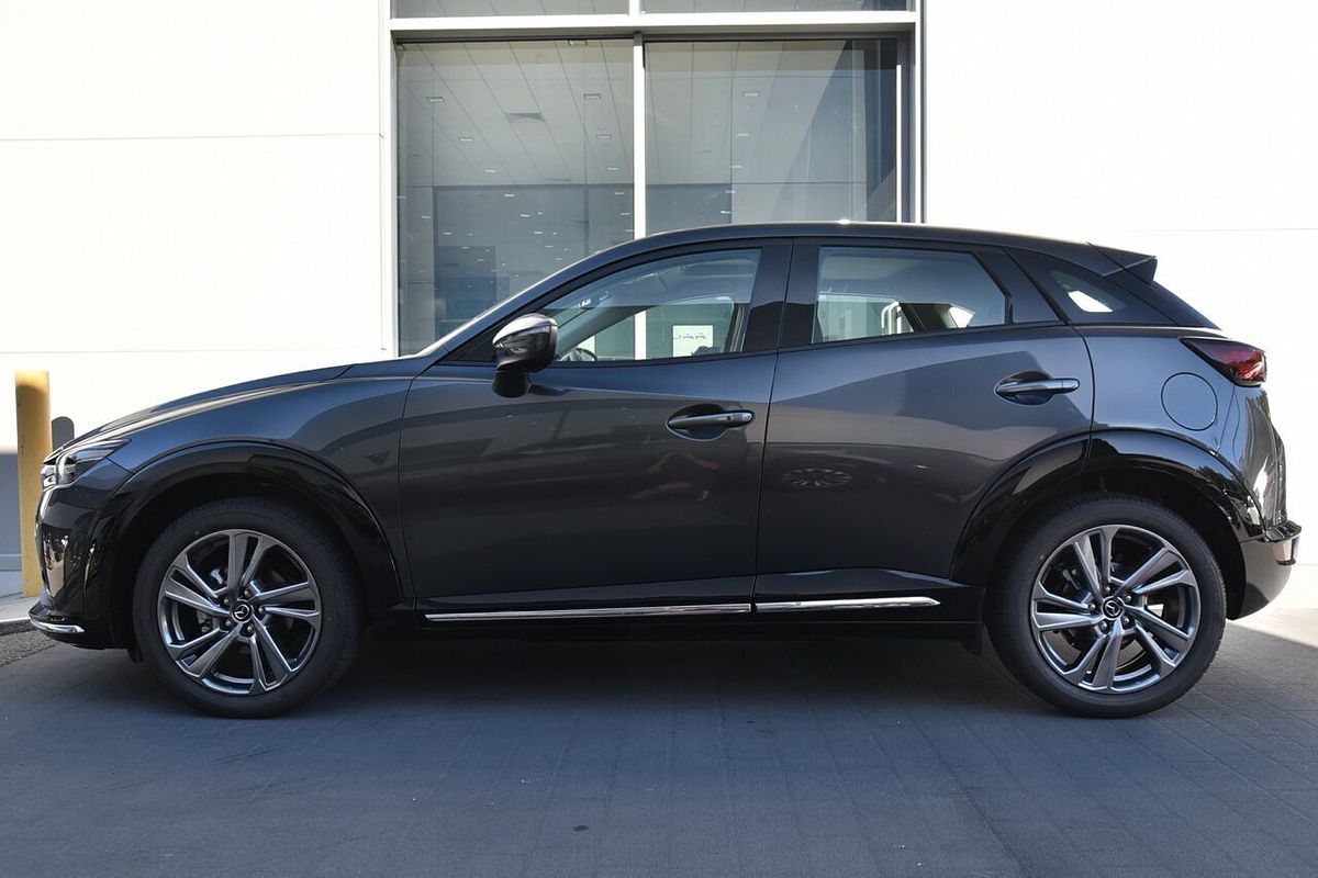 2025 Mazda CX-3 G20 Akari DK