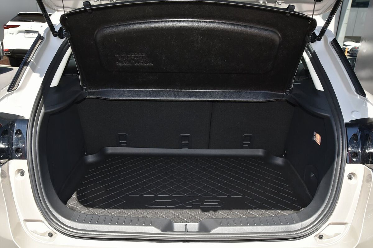 2025 Mazda CX-3 G20 Akari DK