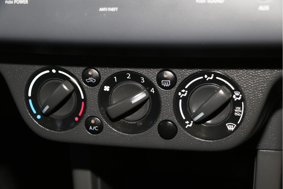 2010 Suzuki Swift RS415