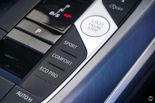 2025 BMW 3 Series 330i M Sport G21 LCI II