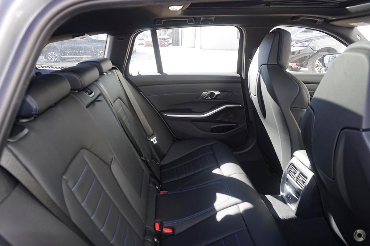 2025 BMW 3 Series 330i M Sport G21 LCI II