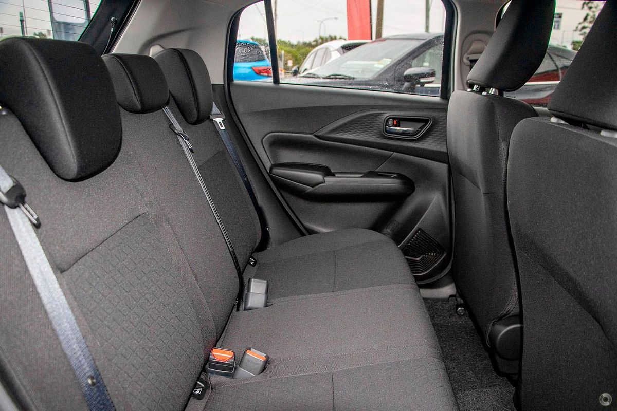 2025 Suzuki Swift Hybrid UZ