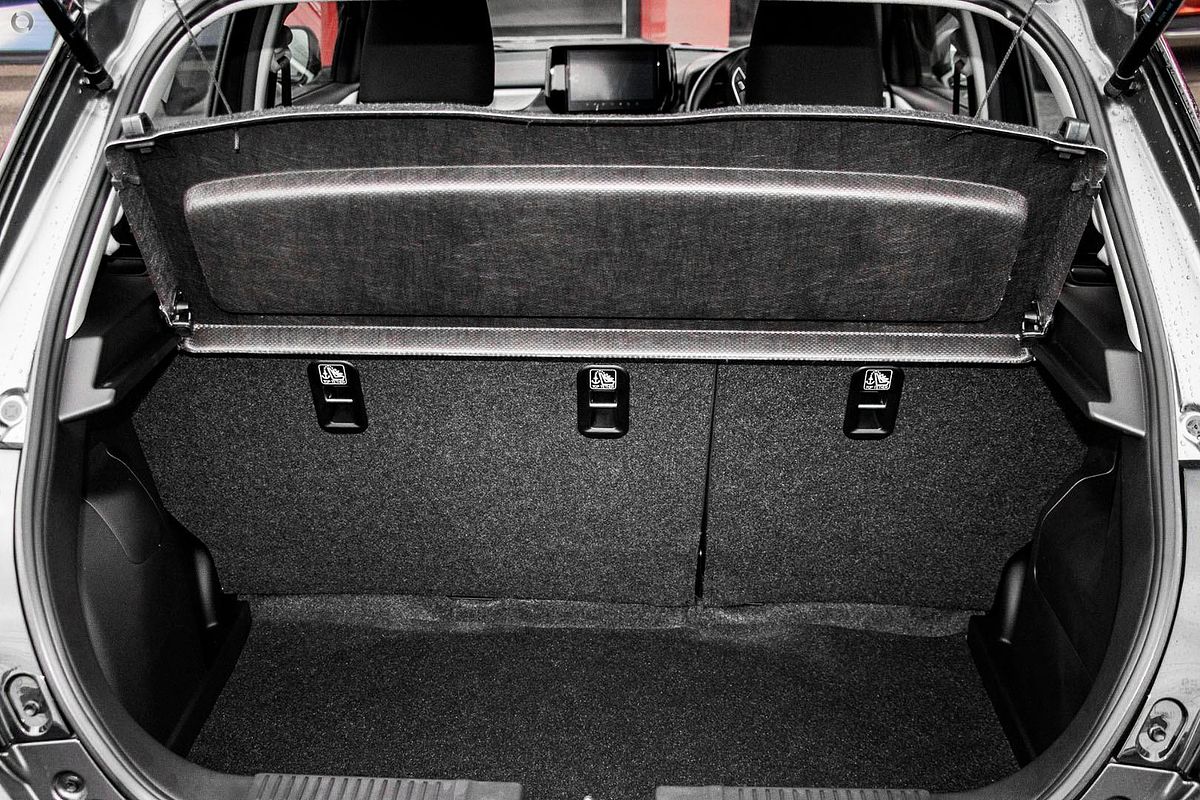 2025 Suzuki Swift Hybrid UZ