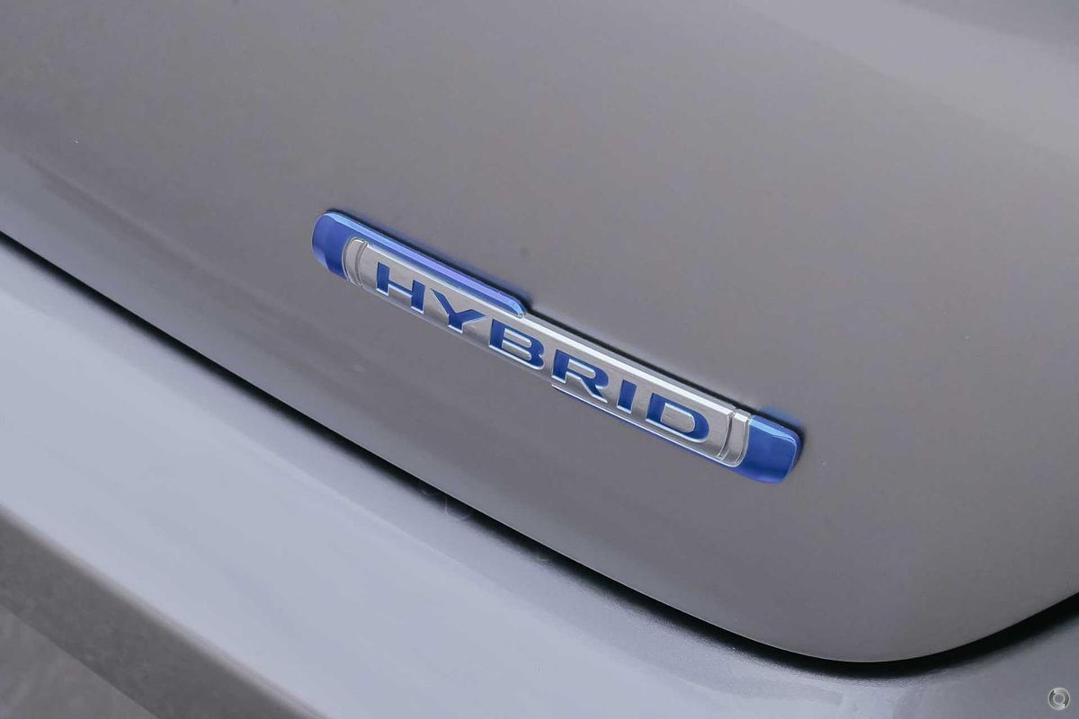 2025 Suzuki Swift Hybrid UZ