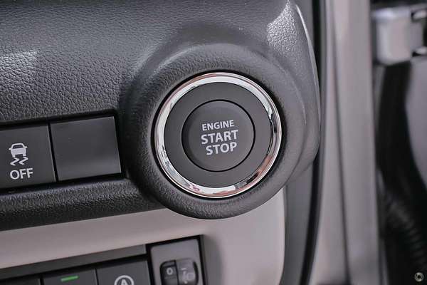 2025 Suzuki Swift Hybrid UZ