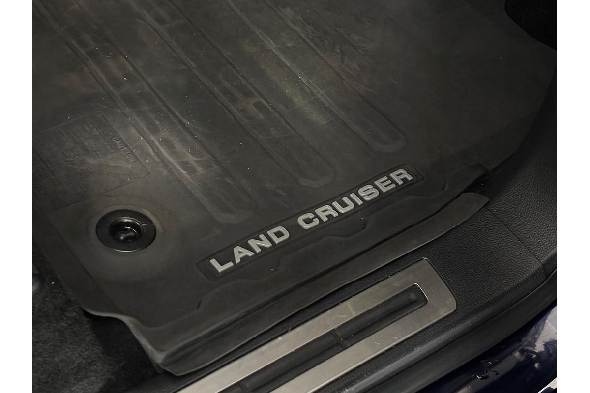 2021 Toyota Landcruiser Sahara FJA300R