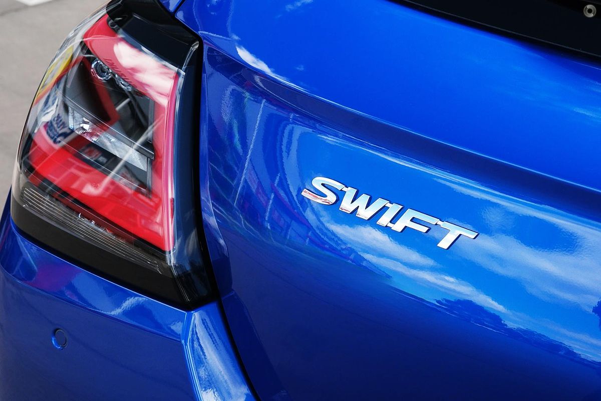 2025 Suzuki Swift Hybrid GLX UZ