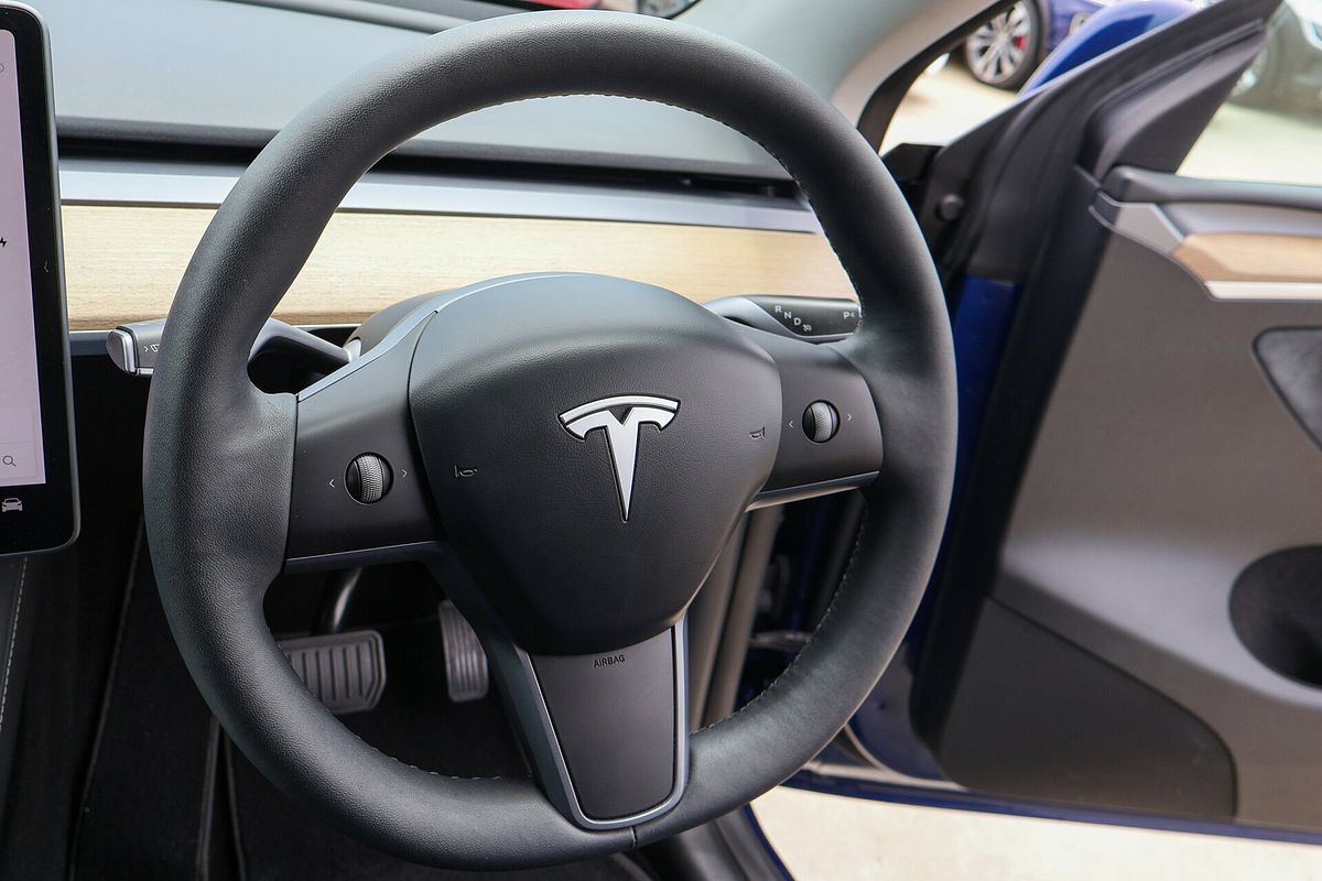 2023 Tesla Model Y Rear-Wheel Drive