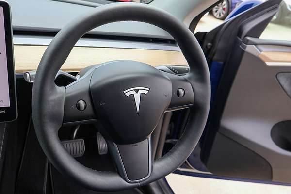 2023 Tesla Model Y Rear-Wheel Drive