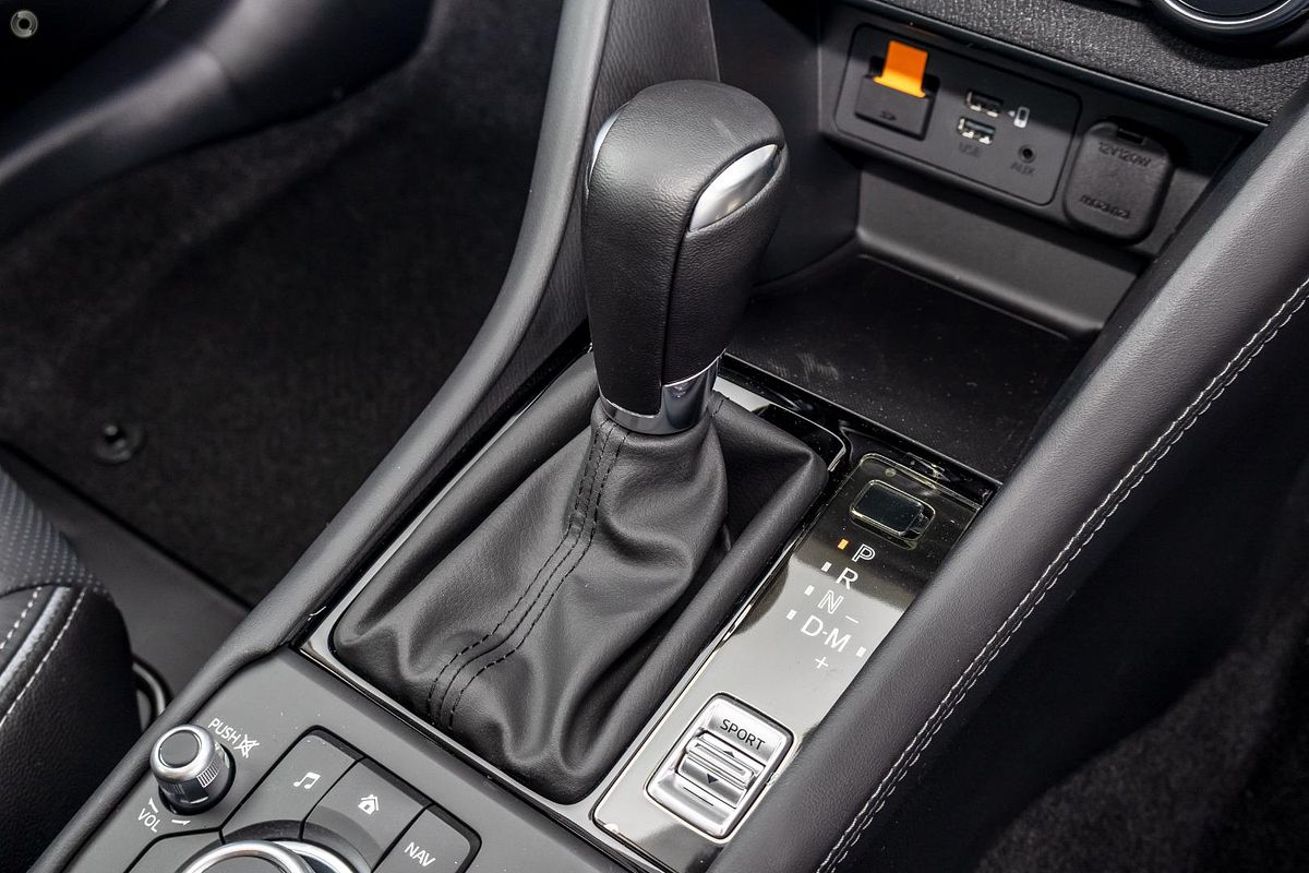 2025 Mazda CX-3 G20 Akari DK