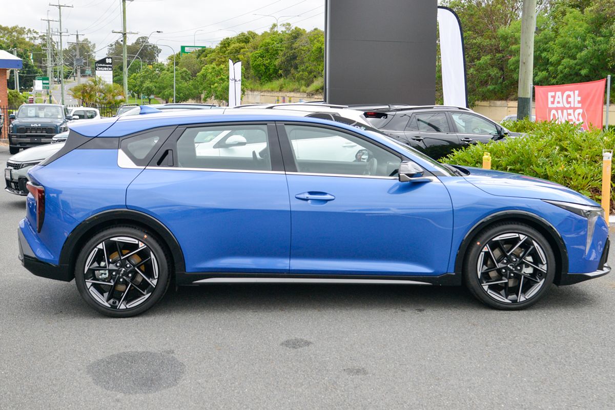 2025 Kia K4 GT-Line CL4m
