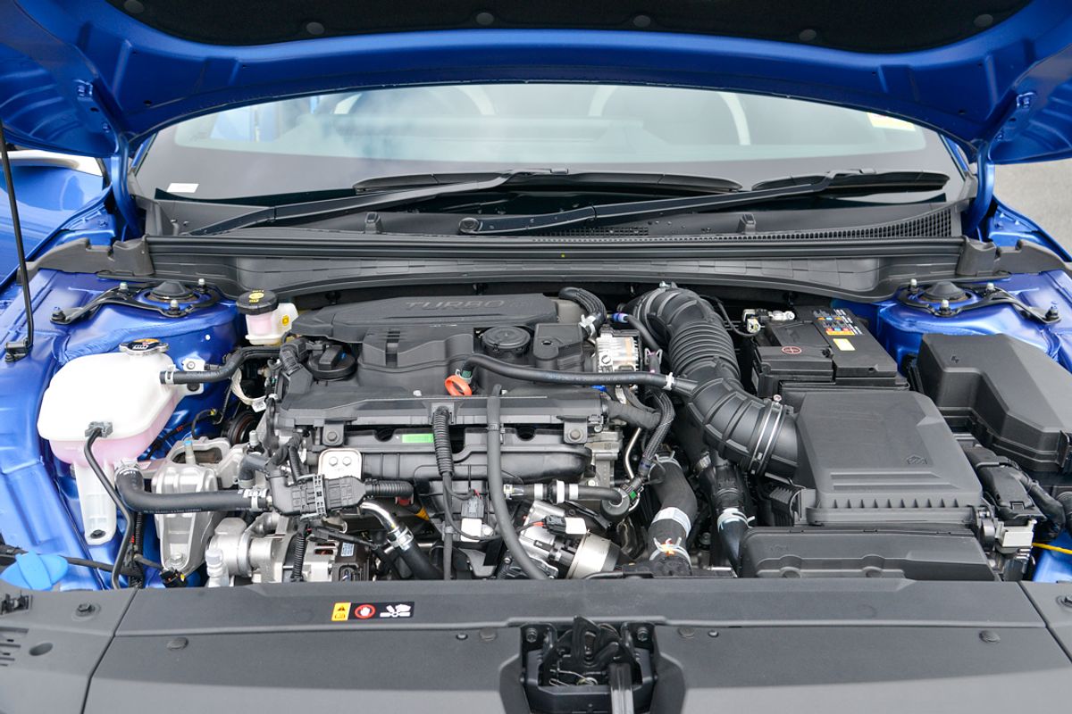 2025 Kia K4 GT-Line CL4m