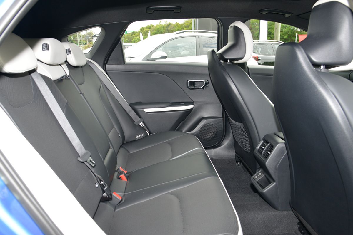 2025 Kia K4 GT-Line CL4m