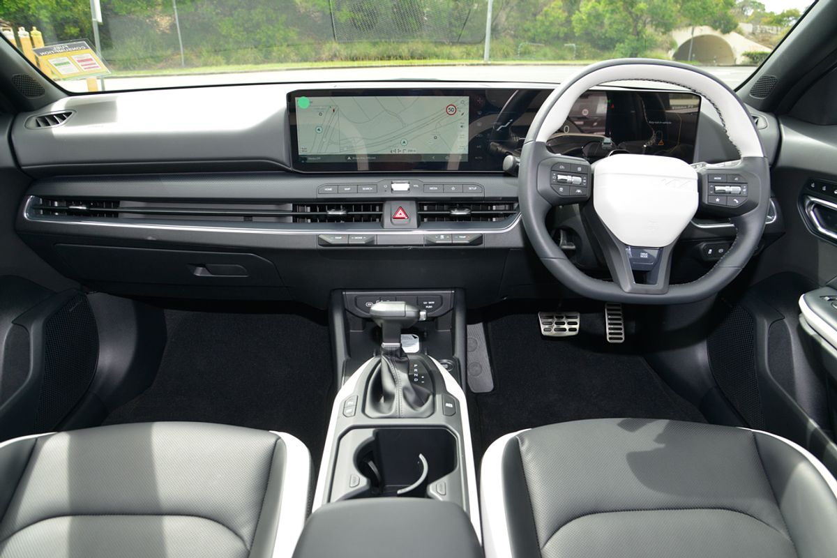 2025 Kia K4 GT-Line CL4m