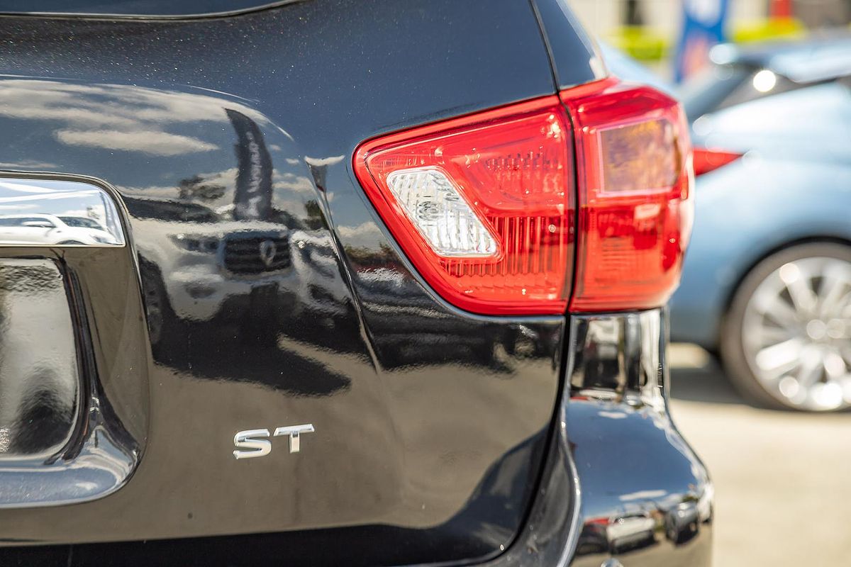 2017 Nissan Pathfinder ST R52 Series II