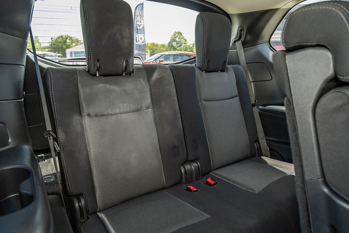 2017 Nissan Pathfinder ST R52 Series II