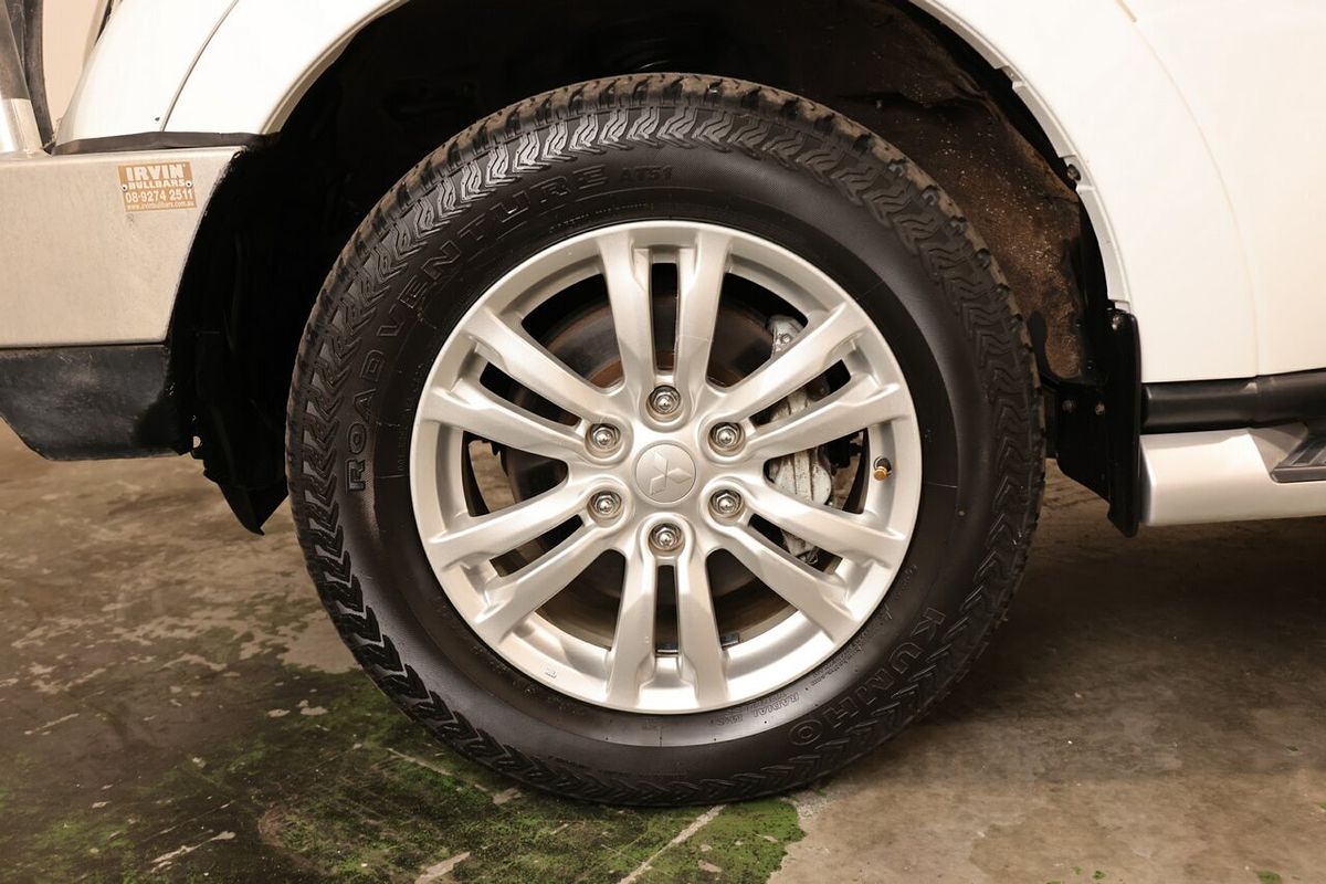 2016 Mitsubishi Pajero GLX NX