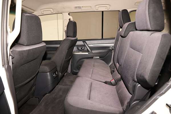 2016 Mitsubishi Pajero GLX NX