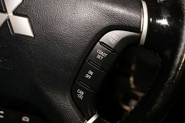 2016 Mitsubishi Pajero GLX NX