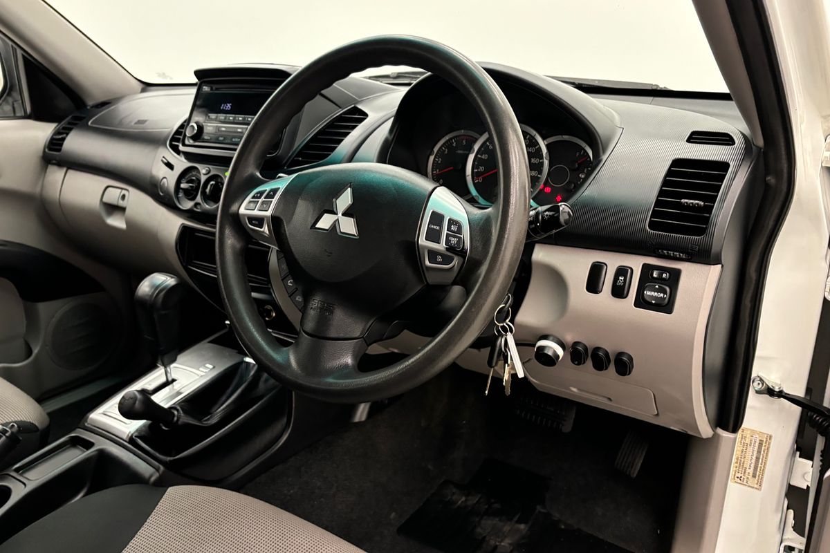 2015 Mitsubishi Triton GLX MN 4X4