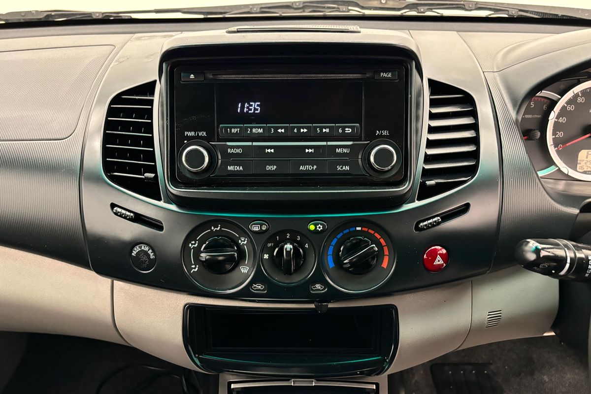 2015 Mitsubishi Triton GLX MN 4X4