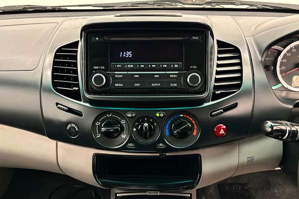 2015 Mitsubishi Triton GLX MN 4X4