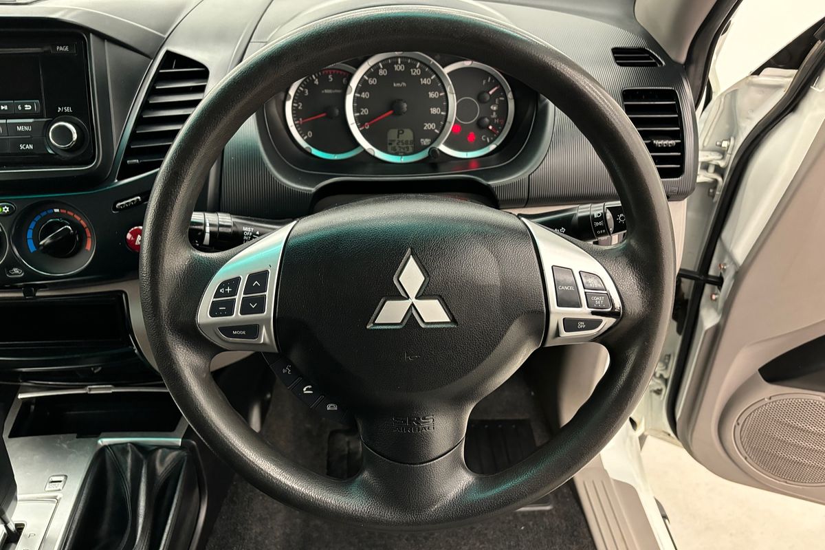 2015 Mitsubishi Triton GLX MN 4X4