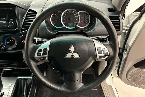 2015 Mitsubishi Triton GLX MN 4X4