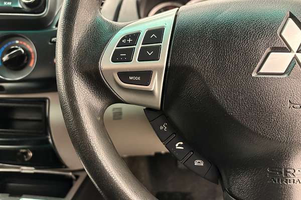 2015 Mitsubishi Triton GLX MN 4X4