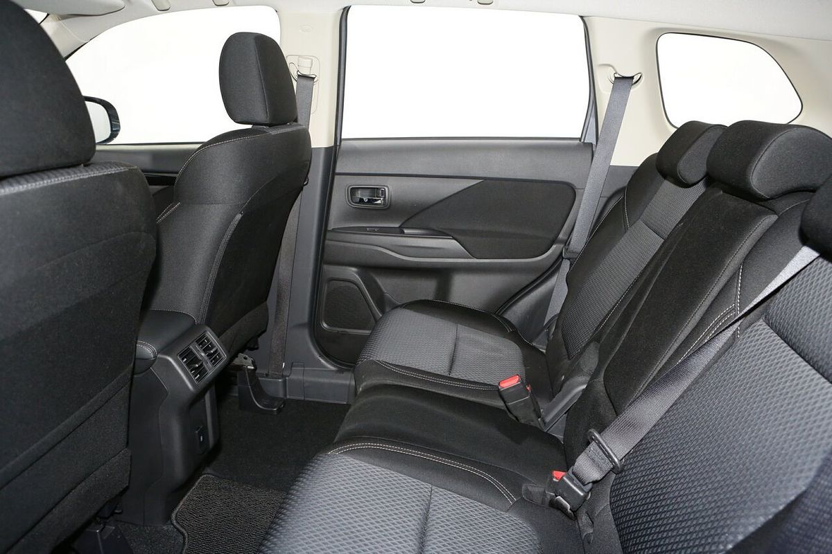 2021 Mitsubishi Outlander ES ZL