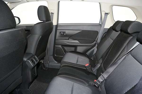 2021 Mitsubishi Outlander ES ZL