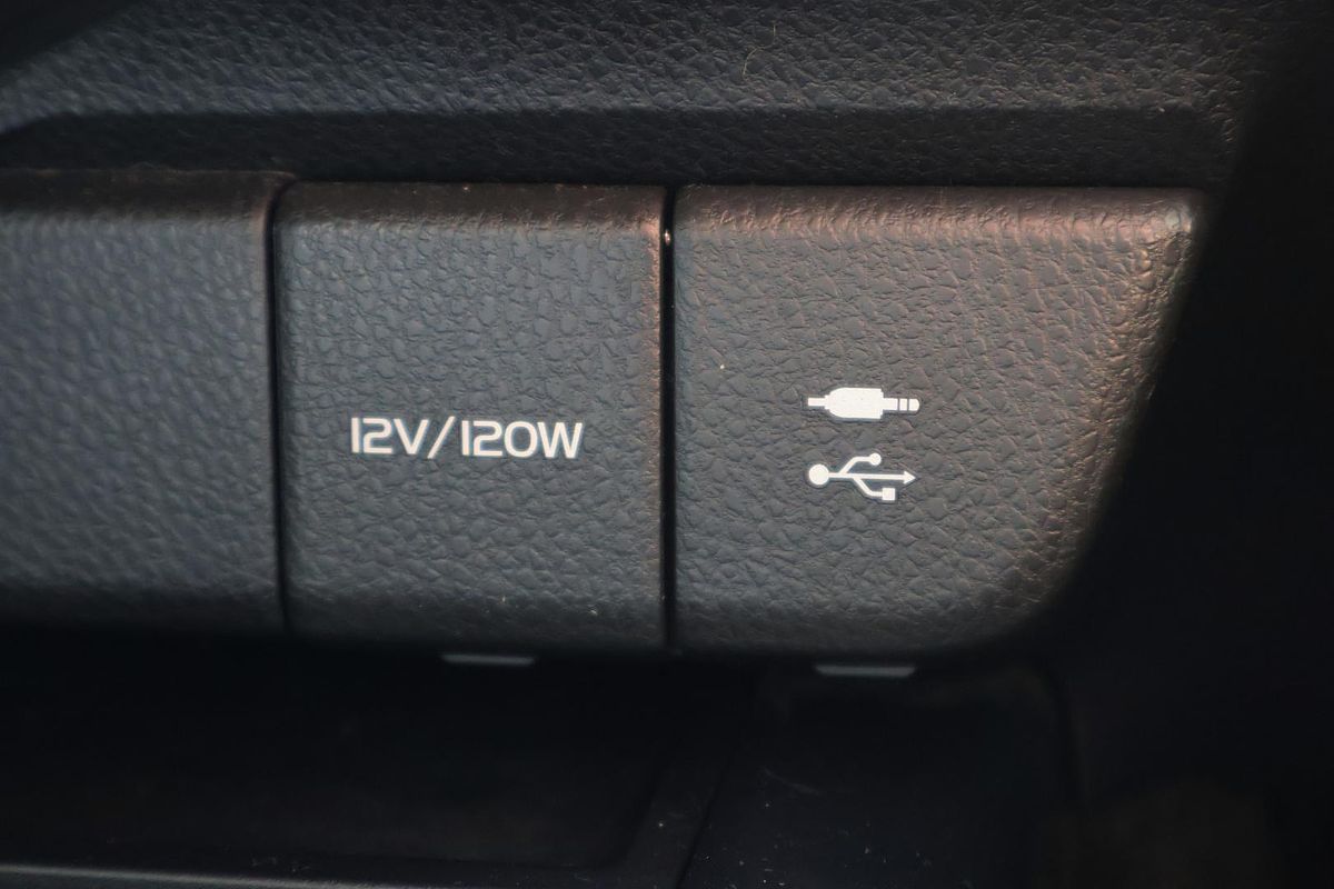 2020 Toyota Camry Ascent AXVH71R