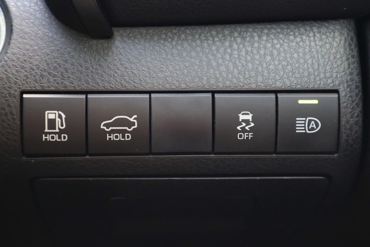 2020 Toyota Camry Ascent AXVH71R