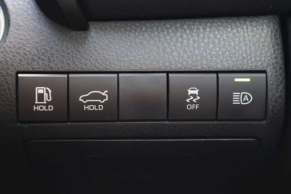 2020 Toyota Camry Ascent AXVH71R