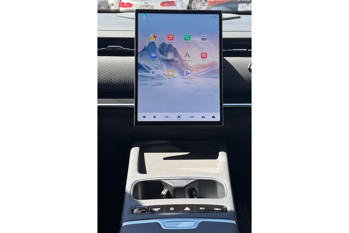 2025 Jaecoo J7 SHS Track