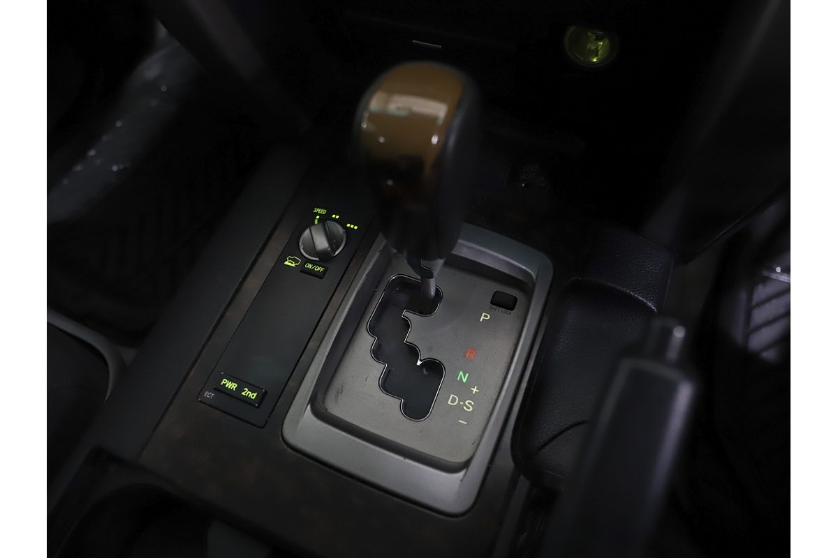 2010 Toyota Landcruiser Sahara UZJ200R