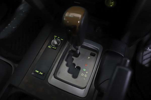 2010 Toyota Landcruiser Sahara UZJ200R